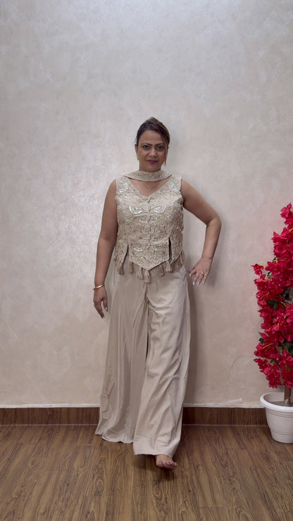 Indo-Western Dress – Elegance with a Modern Touch (SS-1011)